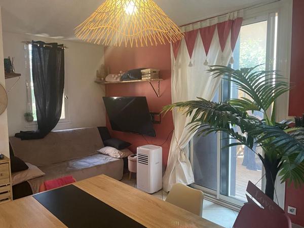 Appartement Six Fours Les Plages  :   162 000 euros
