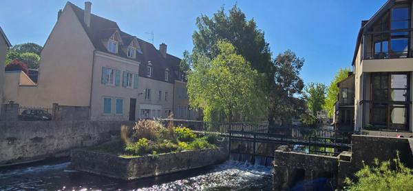 CHARTRES Basse ville : Magnifique T2 45m² env. + cave