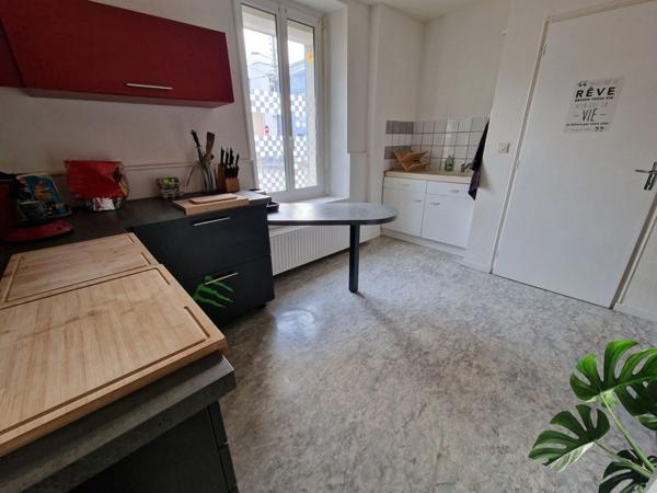 Appartement à vendre 3 pièces THAON LES VOSGES (88) de PLAIN-PIED surélevé, avec entrée indépendante et cave