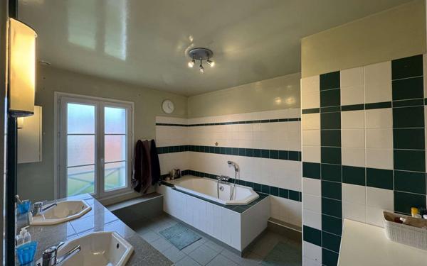 Maison à vendre    7 pièces • 190 m2 Chailly-en-Bière