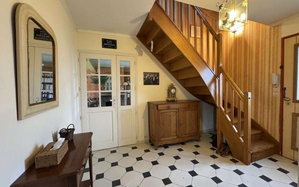 Maison à vendre    7 pièces • 190 m2 Chailly-en-Bière