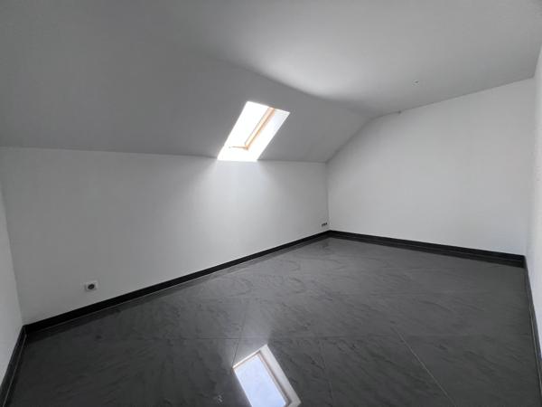 Appartement
         7 pièces
        - 120 m² 185 000 € *