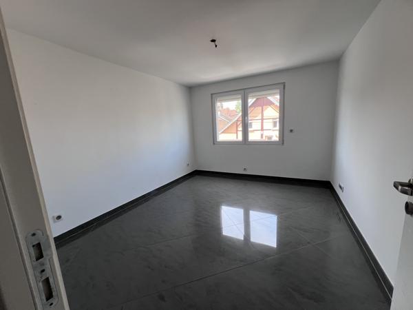Appartement
         7 pièces
        - 120 m² 185 000 € *