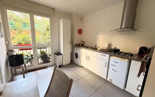 Appartement à vendre    3 pièces •  Toulon