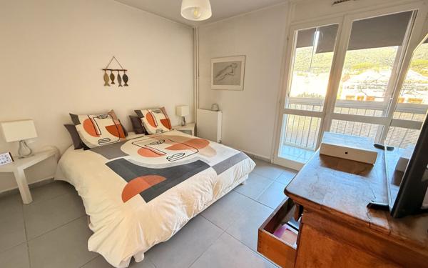 Appartement à vendre    3 pièces •  Toulon