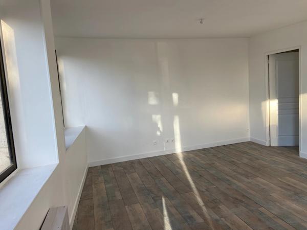 AU COEUR DE LUCON AVEC RAMPE ACCES ET FONTIONNALITE PMR APPARTEMENT RENOVE T2/1 CHAMBRE TRES COSY
