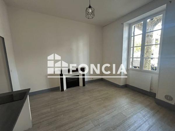 Location Local commercial 2 pièces 29.1 m² - 119 BOULEVARD GAMBETTA Cahors 46000