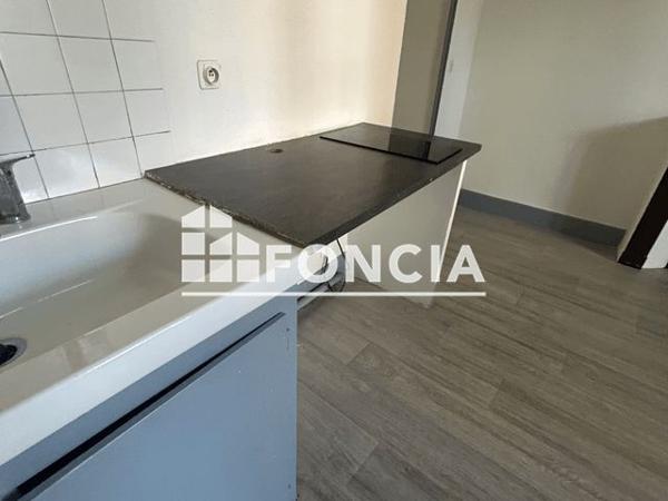 Location Local commercial 2 pièces 29.1 m² - 119 BOULEVARD GAMBETTA Cahors 46000