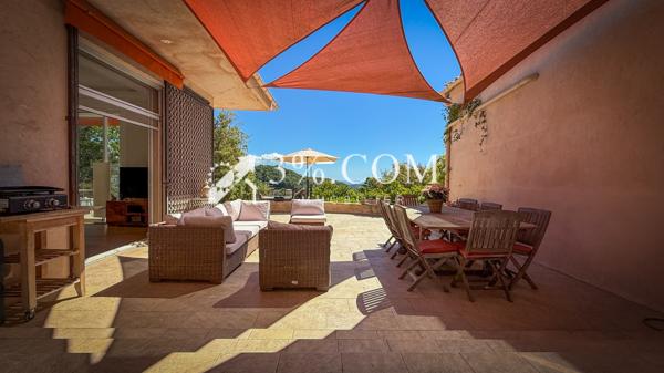 Villa
                                                                                                                                                                                                                                                                                                                        8 pièce(s)                                                                                                                                                                                                          4 chambre(s)                                                                                                                                                                                                          254  m²