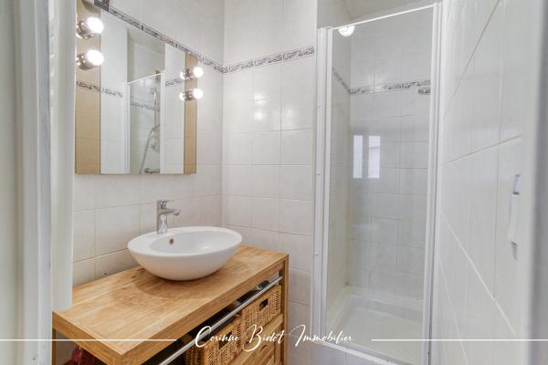 Appartement
         5 pièces
        - 99 m² Exclusivité 323 000 € *