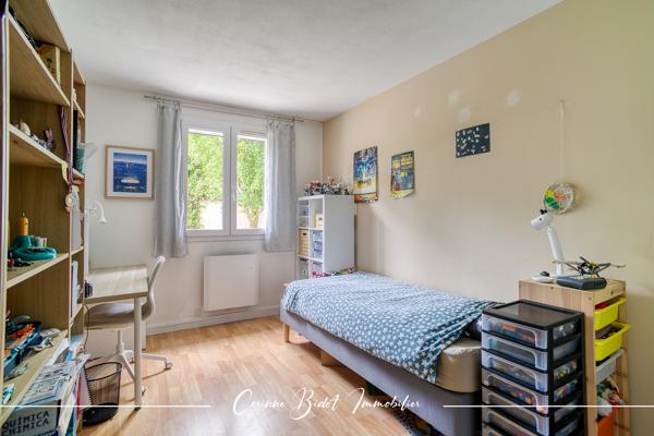 Appartement
         5 pièces
        - 99 m² Exclusivité 323 000 € *