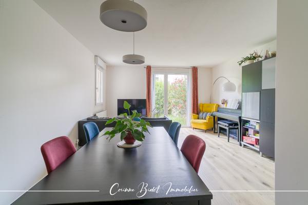 Appartement
         5 pièces
        - 99 m² Exclusivité 323 000 € *