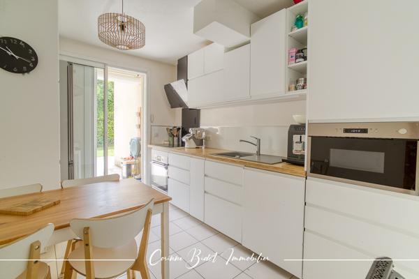 Appartement
         5 pièces
        - 99 m² Exclusivité 323 000 € *