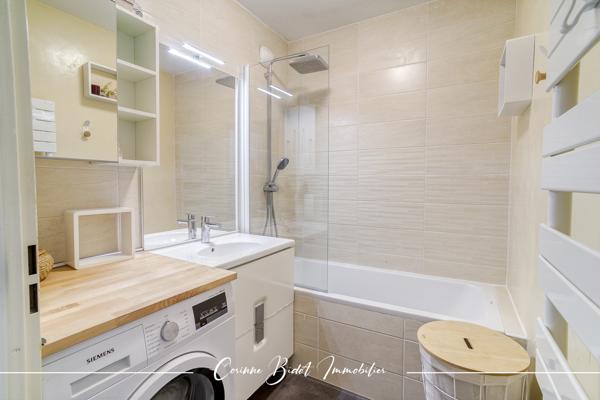 Appartement
         5 pièces
        - 99 m² Exclusivité 323 000 € *