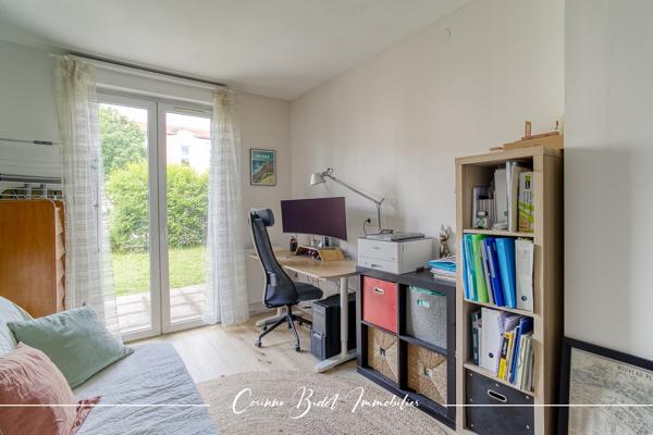 Appartement
         5 pièces
        - 99 m² Exclusivité 323 000 € *