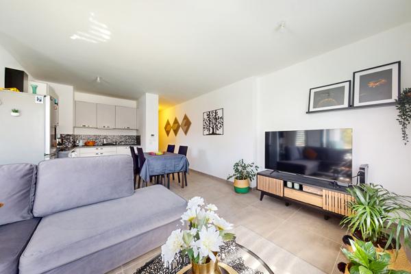 Superbe T2 - 48 m² avec balcon de 14 m²