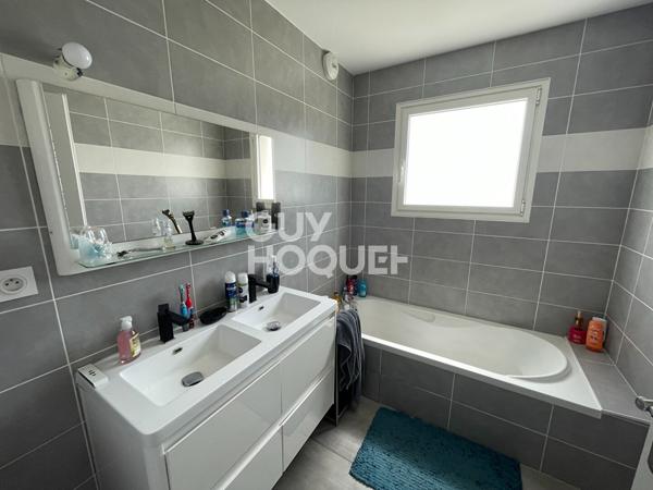 Maison contemporaine 5 pièces à vendre à Saint Laurent de Mure - Réf 4724
