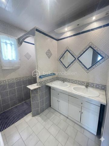 🏡 EXCLUSIVITÉ – Maison T4/T5 d’environ 103 m² – Quartier des Bellons à Istres 🌿

Dans l’un des quartiers les plus recherchés et paisibles d’Istres, découvrez cette agréable maison familiale offrant de nombreuses possibilités d’aménagement.

✨ Ses atouts :
✔ Séjour avec salon et cuisine ouverte équipée et aménagée
✔ 3 chambres, dont une grande chambre à l’étage
✔ Salle d’eau et WC séparé
✔ Buanderie pratique au quotidien
✔ Garage aménagé en chambre ou bureau, avec possibilité de créer une dépendance indépendante
✔ Espace détente intimiste à l’arrière de la maison
✔ Terrasse à l’avant avec coin jardin pour profiter des beaux jours
✔ Climatisation réversible au RDC
✔ Cheminée pour des soirées chaleureuses
A 5 minutes de l'étang de l'olivier. 

📍 Située dans le quartier calme et prisé des Bellons, cette maison est idéale pour une famille ou pour un projet avec espace de télétravail.

📞 Contactez-moi pour plus d’informations ou pour organiser une visite !