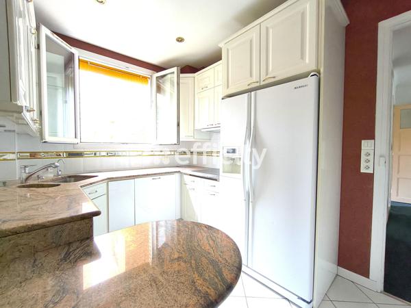 Appartement
         4 pièces
        - 108 m² 685 000 € *