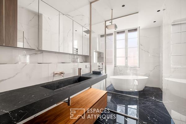 Appartement bourgeois d’exception rénové par architecte avec balcon filant – cours Franklin Roosevelt