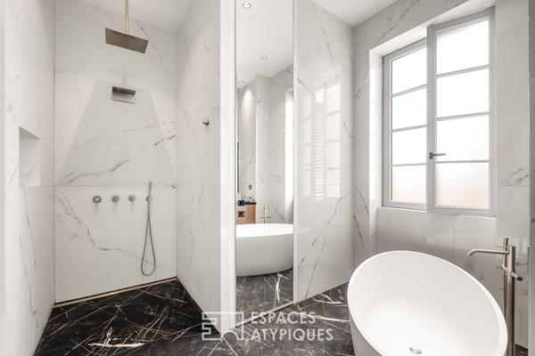 Appartement bourgeois d’exception rénové par architecte avec balcon filant – cours Franklin Roosevelt