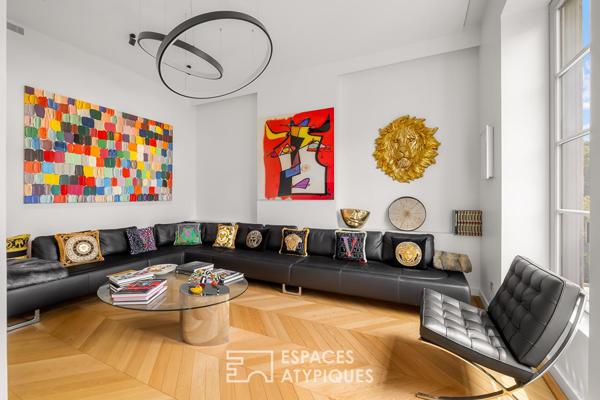Appartement bourgeois d’exception rénové par architecte avec balcon filant – cours Franklin Roosevelt