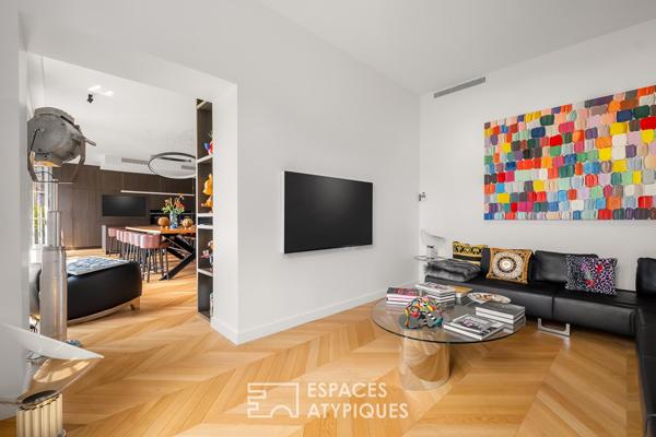 Appartement bourgeois d’exception rénové par architecte avec balcon filant – cours Franklin Roosevelt