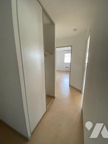 BEGLES limite TALENCE Bagatelle
Appartement dans résidence avec piscine 
Trés bon état double...