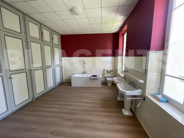 maison/villa 9 pièce(s) 331 m2