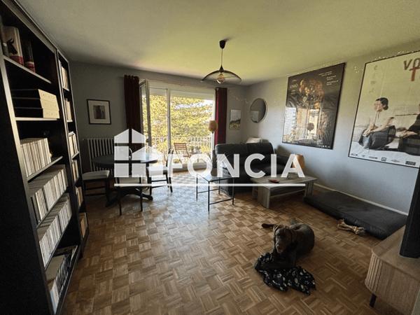 Location Appartement meublé 3 pièces 70.05 m² - 55 RUE DU PONT CREON Caen 14000