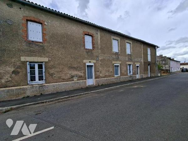 Genneton,
découvrez cette spacieuse maison de 143 m², idéale pour une famille à la recherche d...