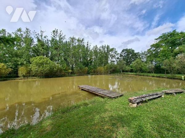 Genneton,
découvrez cette spacieuse maison de 143 m², idéale pour une famille à la recherche d...