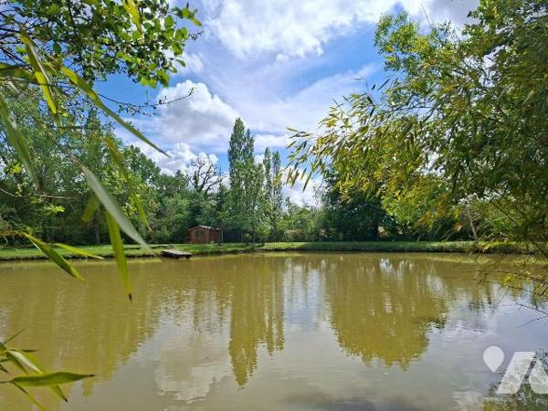 Genneton,
découvrez cette spacieuse maison de 143 m², idéale pour une famille à la recherche d...