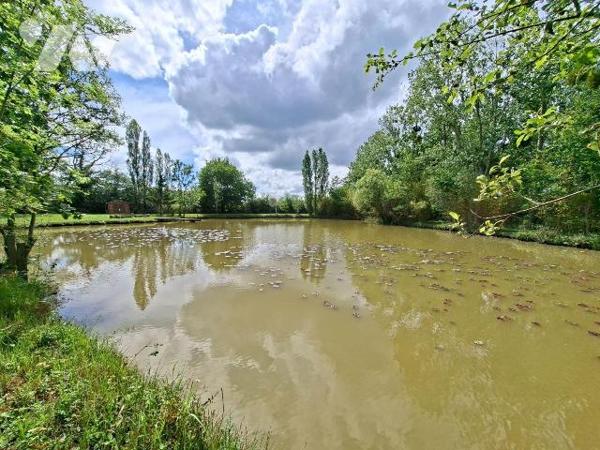 Genneton,
découvrez cette spacieuse maison de 143 m², idéale pour une famille à la recherche d...