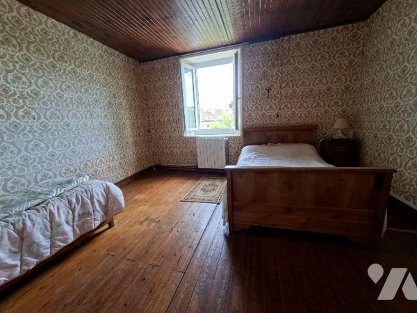 Genneton,
découvrez cette spacieuse maison de 143 m², idéale pour une famille à la recherche d...