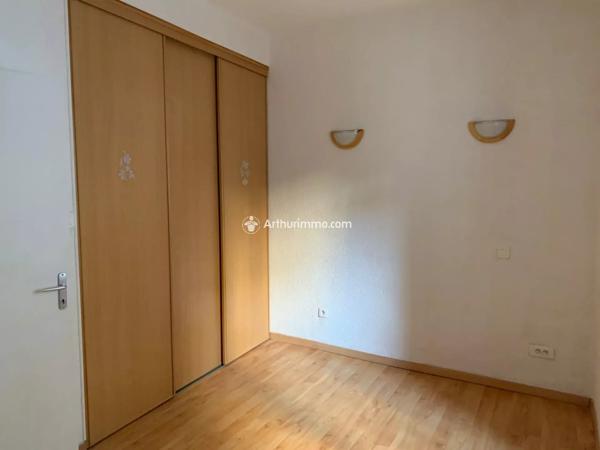 Location                                                      Appartement
                        
                     2 pièces                      40 m2                     à Millau