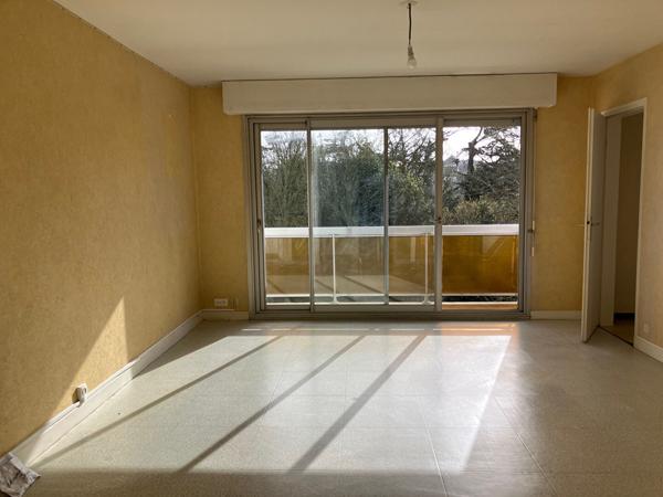 T.3 AURAY 70.03 m2 avec balcon - vue dégagée - cave , Auray