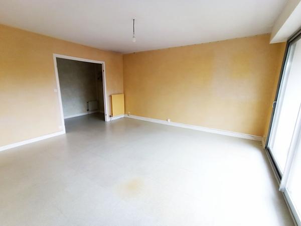 T.3 AURAY 70.03 m2 avec balcon - vue dégagée - cave , Auray
