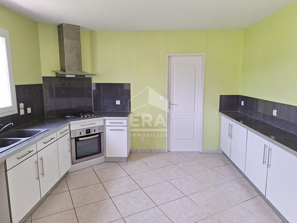 Maison plain pied de 2010 6 pièces à Montpon Ménestérol.