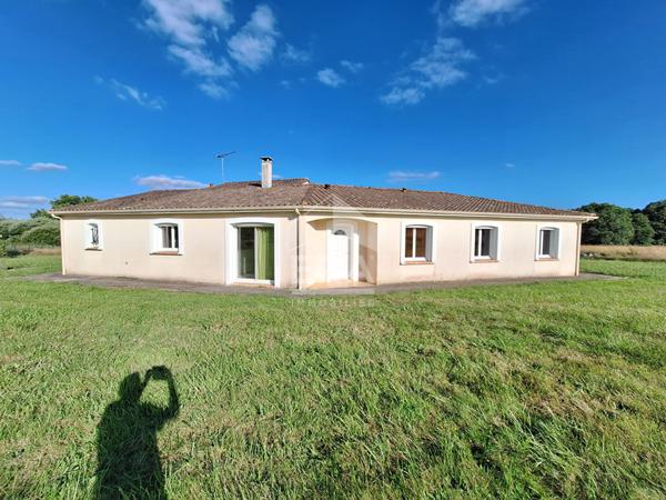 Maison plain pied de 2010 6 pièces à Montpon Ménestérol.