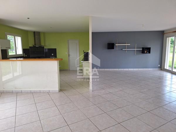 Maison plain pied de 2010 6 pièces à Montpon Ménestérol.