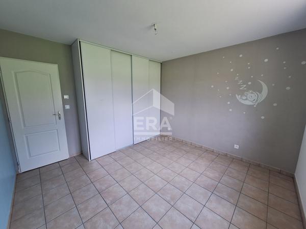 Maison plain pied de 2010 6 pièces à Montpon Ménestérol.