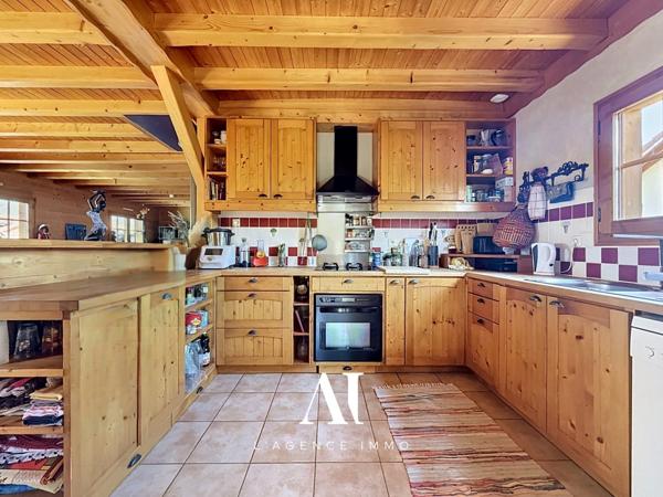 Maison individuelle 178m² -  5 Chambres - Jardin - Piscine - Garage - Cessy 01170