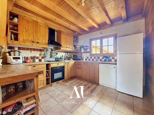 Maison individuelle 178m² -  5 Chambres - Jardin - Piscine - Garage - Cessy 01170