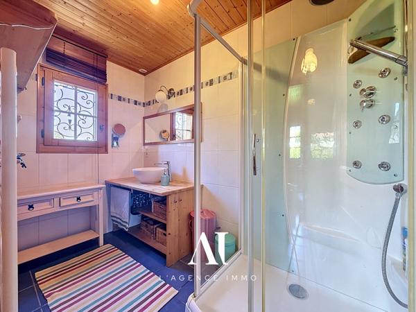 Maison individuelle 178m² -  5 Chambres - Jardin - Piscine - Garage - Cessy 01170