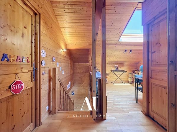 Maison individuelle 178m² -  5 Chambres - Jardin - Piscine - Garage - Cessy 01170