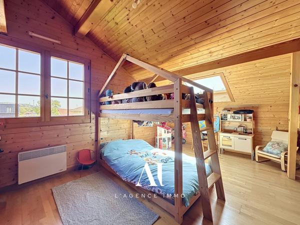 Maison individuelle 178m² -  5 Chambres - Jardin - Piscine - Garage - Cessy 01170