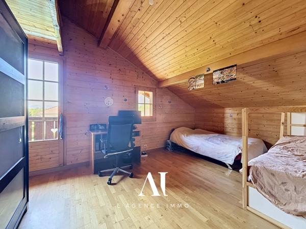 Maison individuelle 178m² -  5 Chambres - Jardin - Piscine - Garage - Cessy 01170