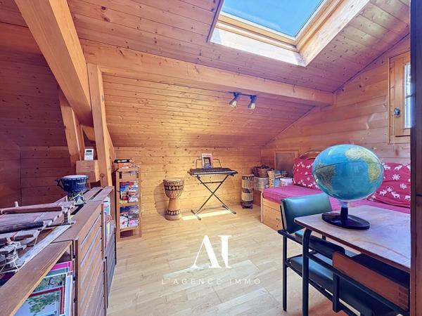 Maison individuelle 178m² -  5 Chambres - Jardin - Piscine - Garage - Cessy 01170