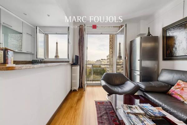 TROCADERO – MUETTE appartement de 2 pièces avec vue Tour Eiffel – 6éme étage balcon
